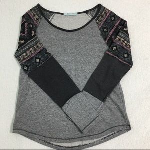 •Maurices• Sweater w Sleeve Detail